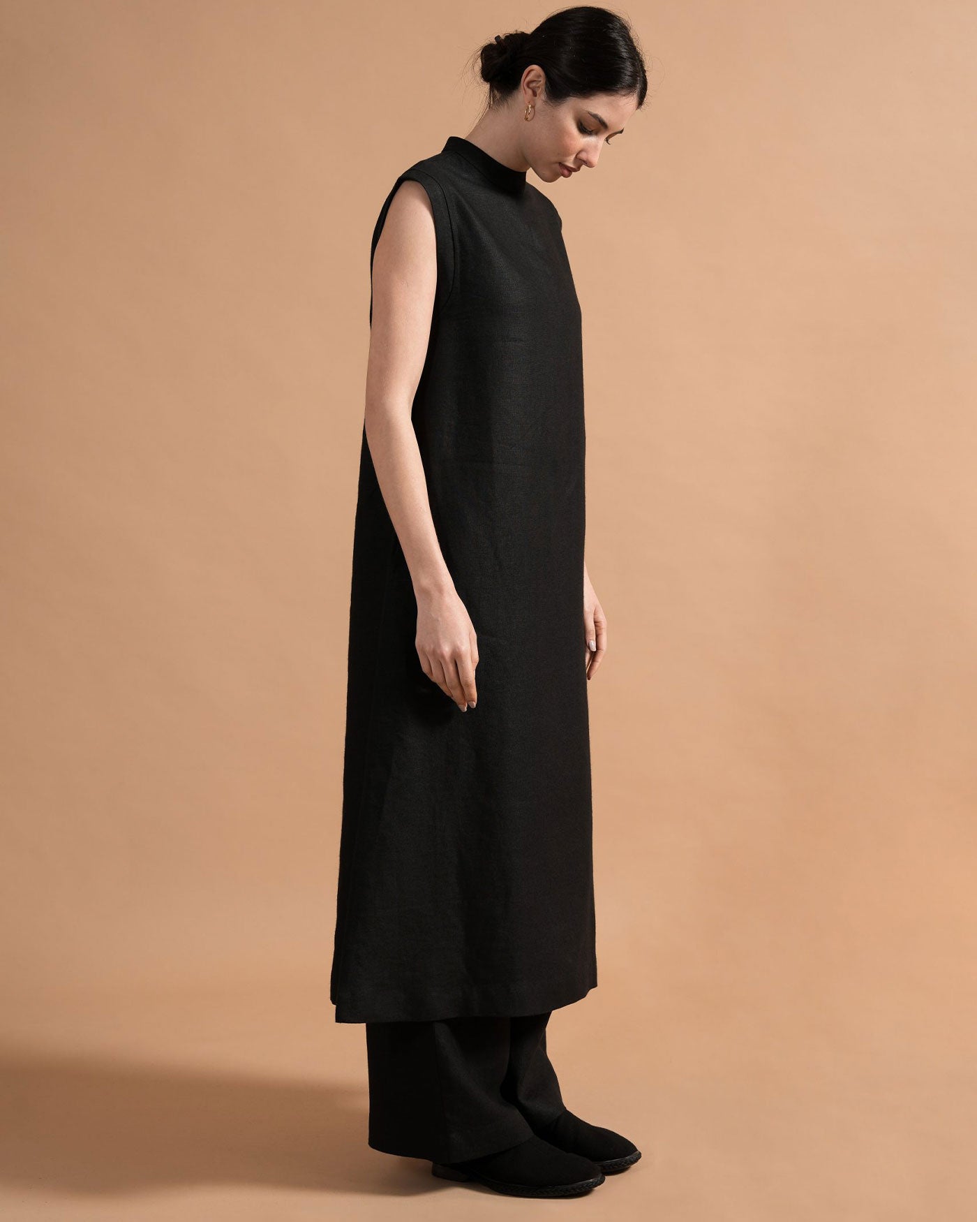 Midnight Linen High-Neck Set