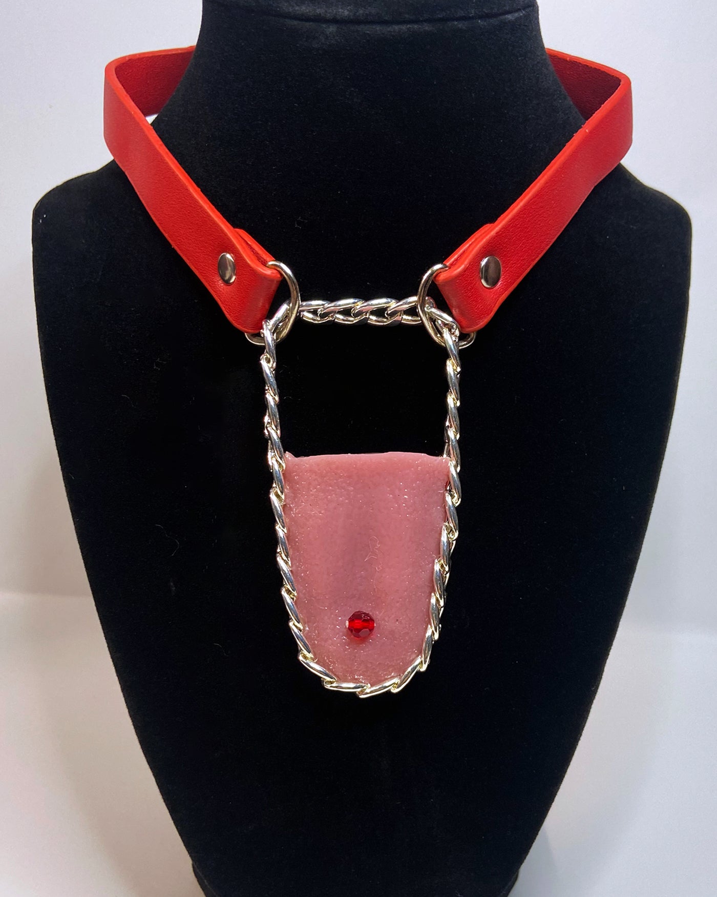 Satuhkalya’ks - Red Tongue Choker