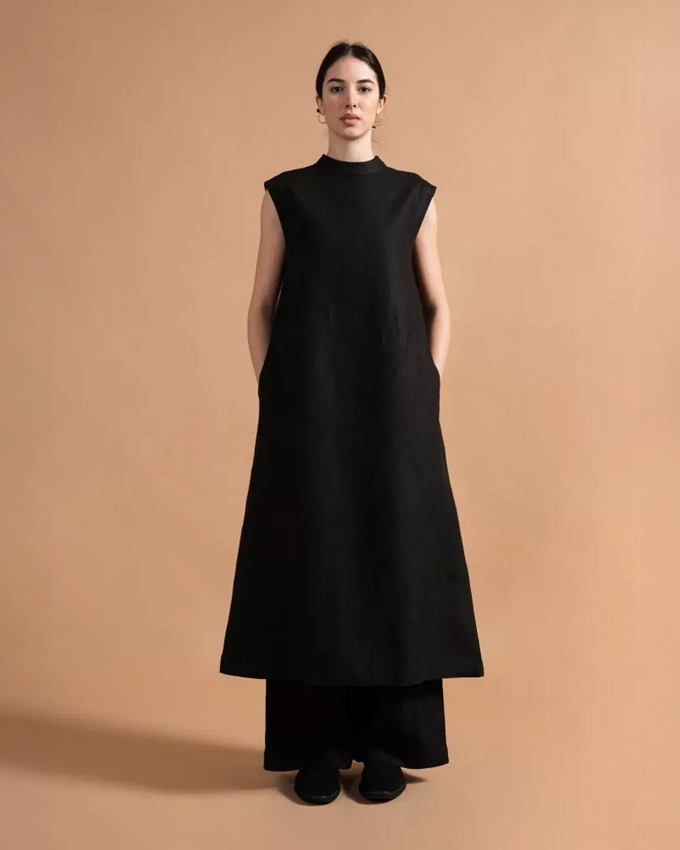 Midnight Linen High-Neck Set