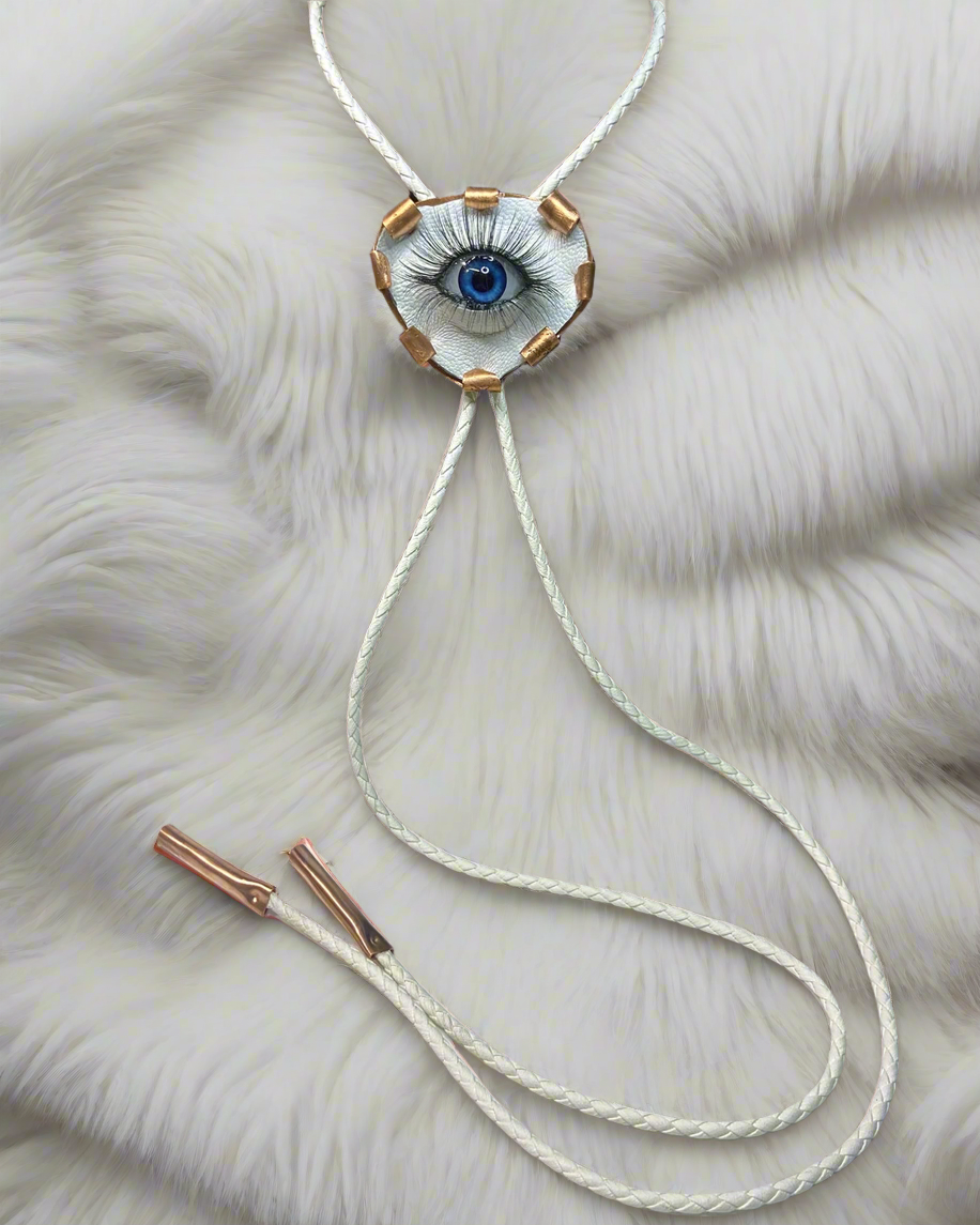 ^Sku’:k^ - White Bolo